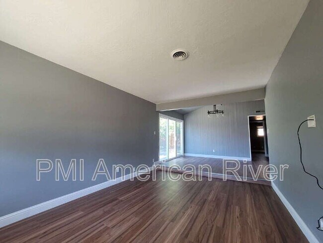 Building Photo - 1321 Oak Terrace Ct