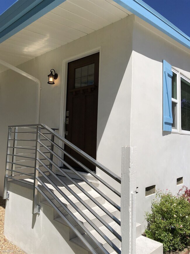 Building Photo - 2 br, 1 bath Duplex - 446 Sinex Avenue 446