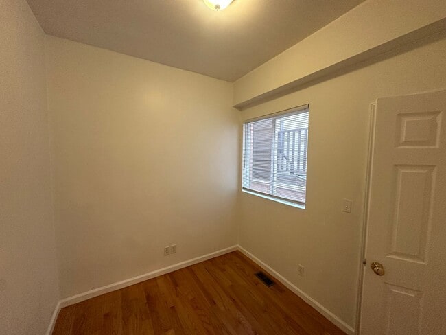 Foto del edificio - NML222 (222-12th)