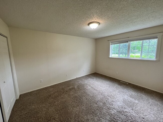 Building Photo - 6063 Briarcliff Path