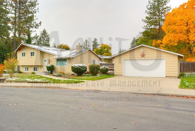 Foto del edificio - Conveniently Located South Hill Home