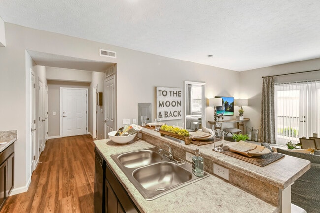 Building Photo - Sunbury Springs