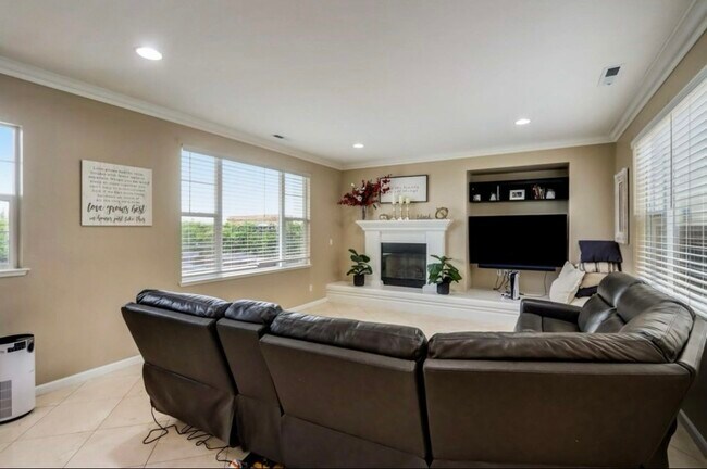 Building Photo - 6540 Eagle Ridge Ct