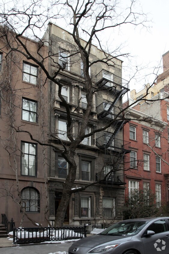 Primary Photo - 445 W 21st St