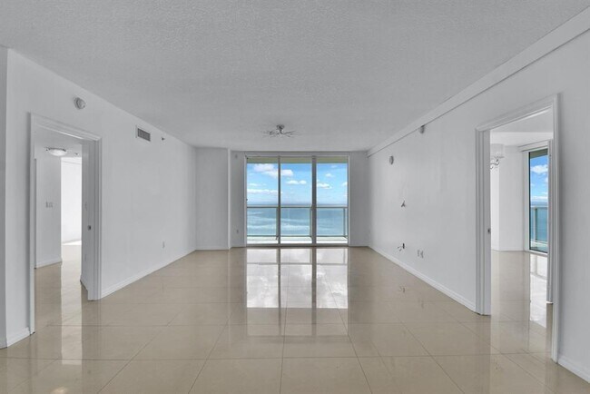 Building Photo - 16699 Collins Ave