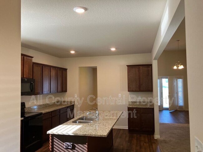 Foto del edificio - 230 Smith Glen Dr