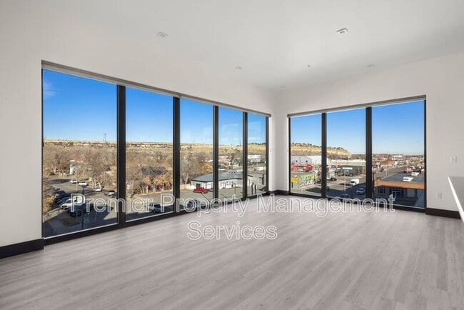 Foto del edificio - 2310 First Ave N