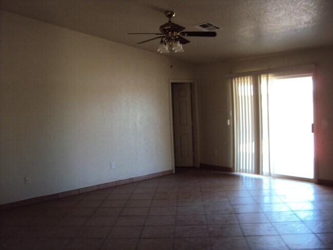 Foto del edificio - Spacious Family Home in College Park!