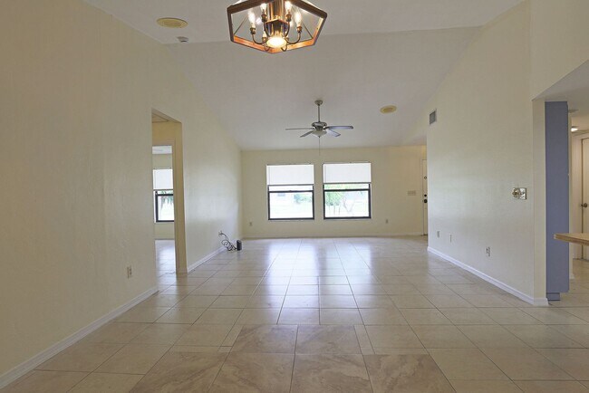 Building Photo - North Fort Myers Single Family Home AVAILABLE NOW