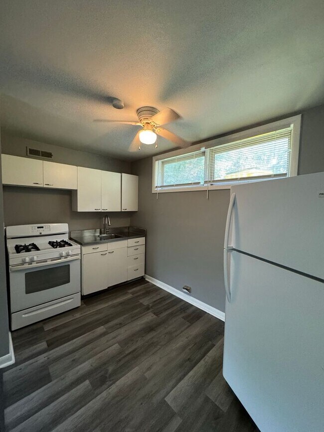 Building Photo - Renovated 1 bed 1 bath in Independence
