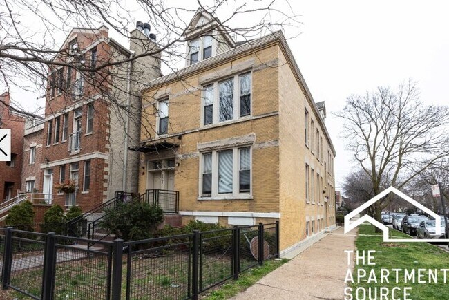 Foto del edificio - 2835 N Damen Ave