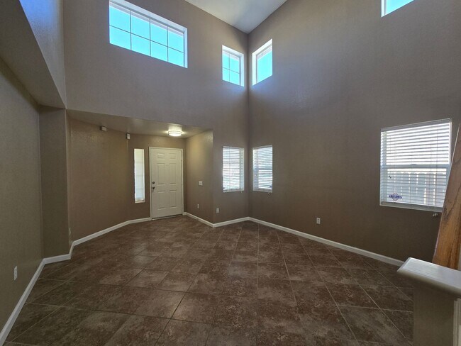 Building Photo - 1602 W Ave H4