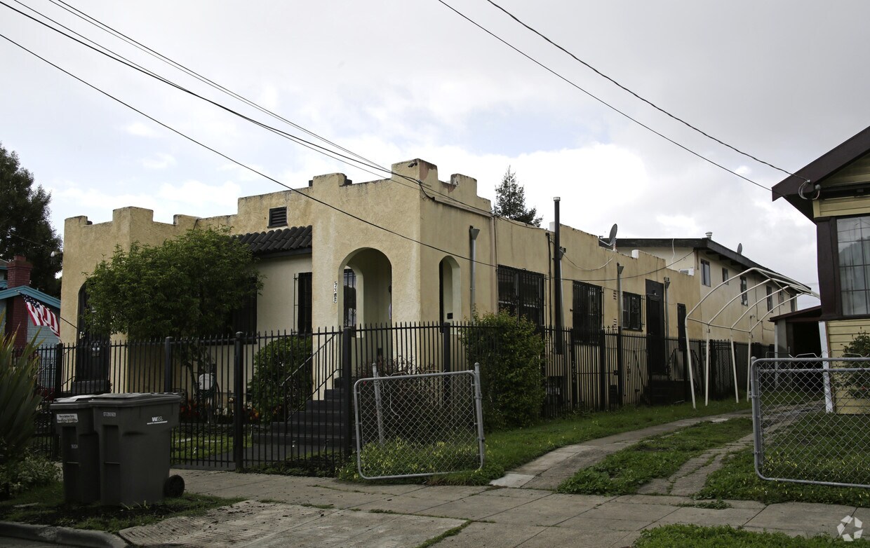 Foto del edificio - 9309-9311 Olive St