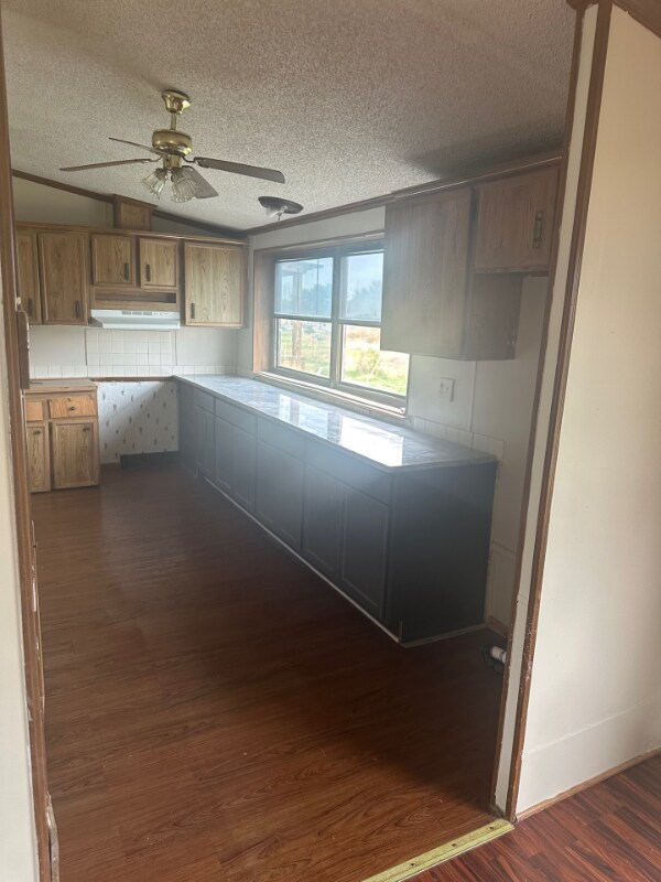 Building Photo - 303 Forest Creek Ln
