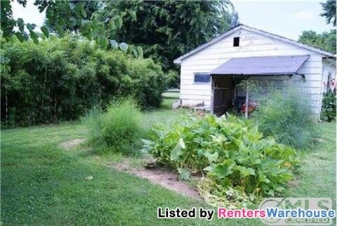 Building Photo - 107 Maple St