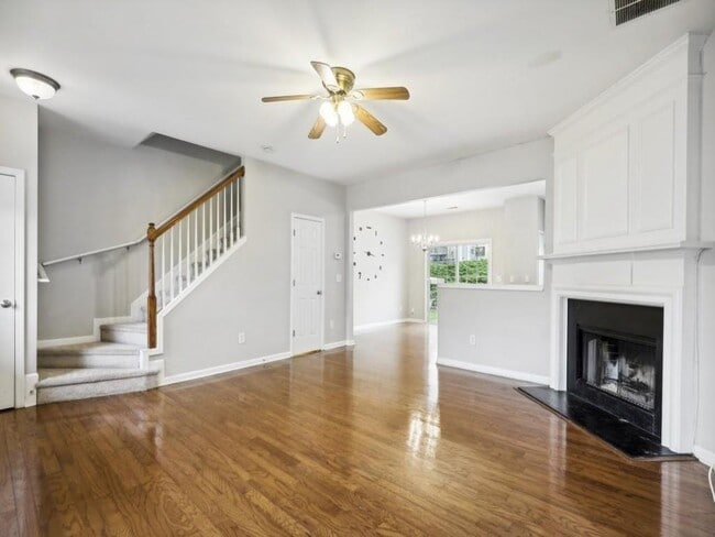 Building Photo - 1042 Annazanes Ct