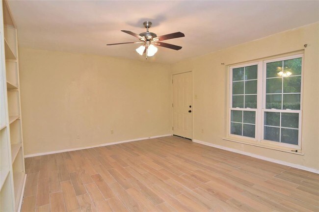 Foto del edificio - 7829 Cook Rd