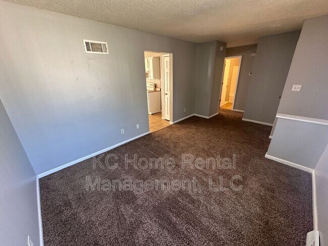 Foto del edificio - 7225 Gilmore Ave