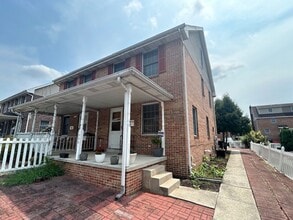 Building Photo - 1008 Ayres Ct