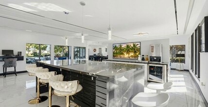 Building Photo - The Palms Apartments