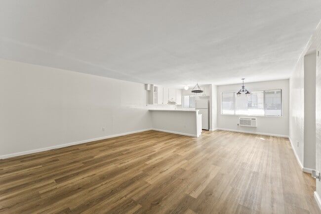 Foto del edificio - 18530 Hatteras St