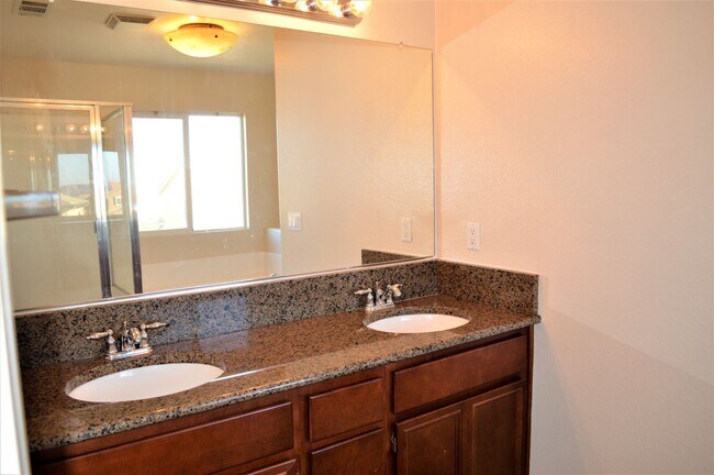 Foto del edificio - 29186 Hydrangea St