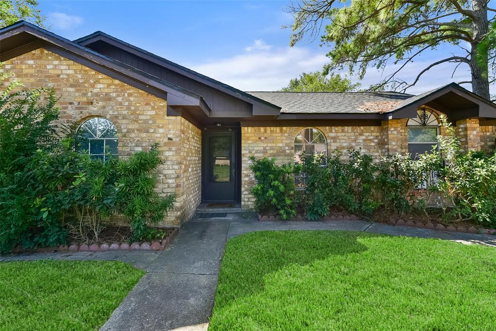 Primary Photo - 22227 Merrymount Dr