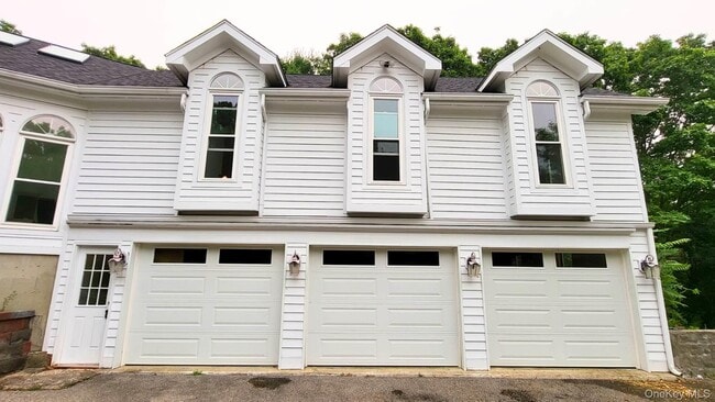 Building Photo - 19 Friendship Ln