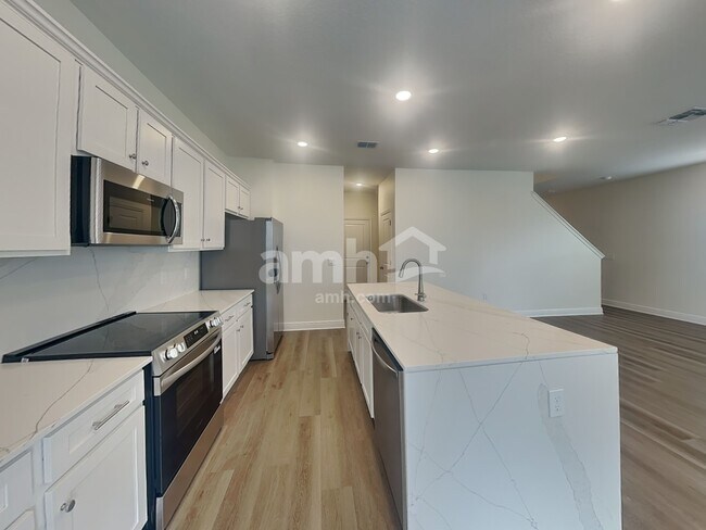 Foto del edificio - 5933 Sycamore Pl St