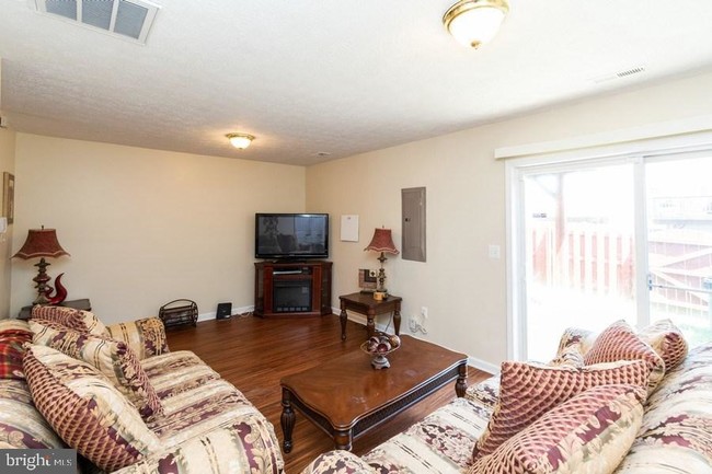 Building Photo - 105 Tradewinds Terrace