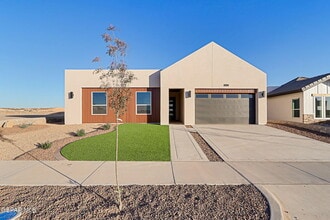 Building Photo - 836 Eltham Dr