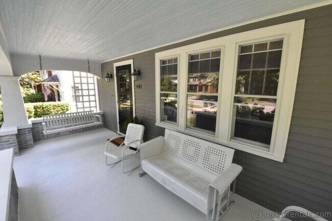 Foto del edificio - 445 Oakland Park Ave