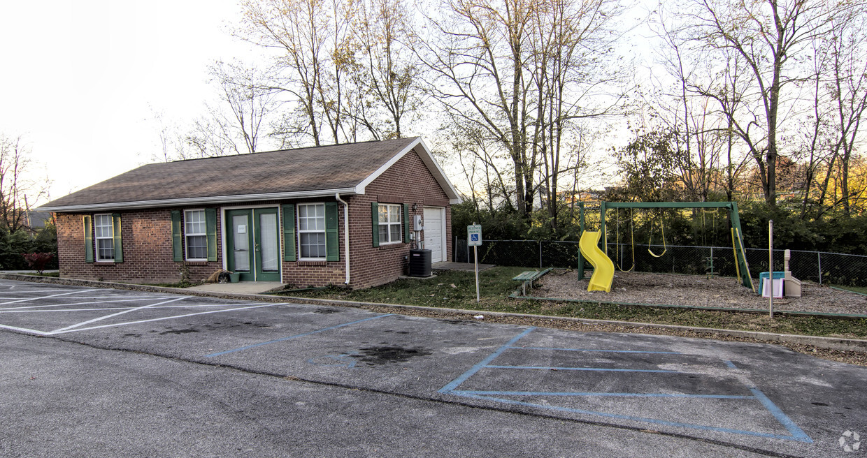 Building Photo - Sanctuary Apartments