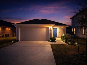 Building Photo - 208 Blue Agate Ct