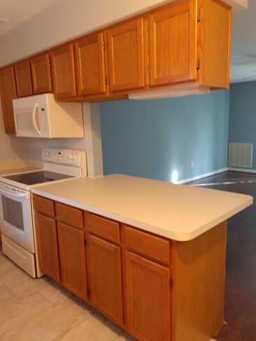 Foto del edificio - 9260 Cherry Ln