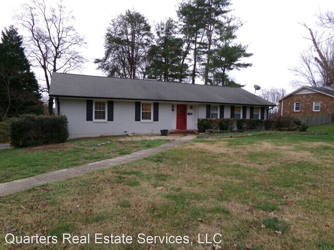 Building Photo - 4 br, 3 bath House - 147 N Peace Haven Rd