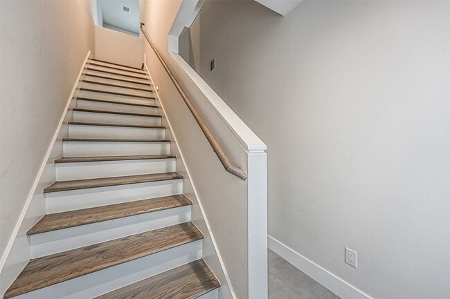 Photo - 2136 Dennis St House