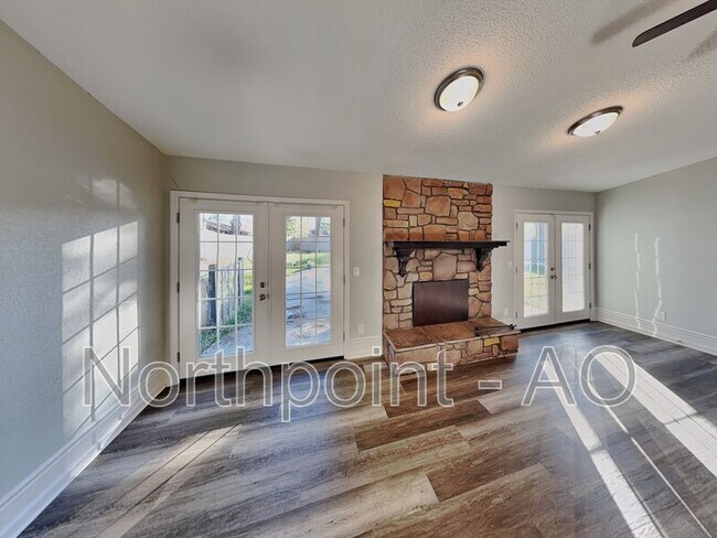 Foto del edificio - 10439 Spindrift Ln
