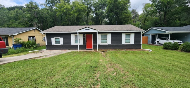 Building Photo - Room in House on Ayrshire Cir NW