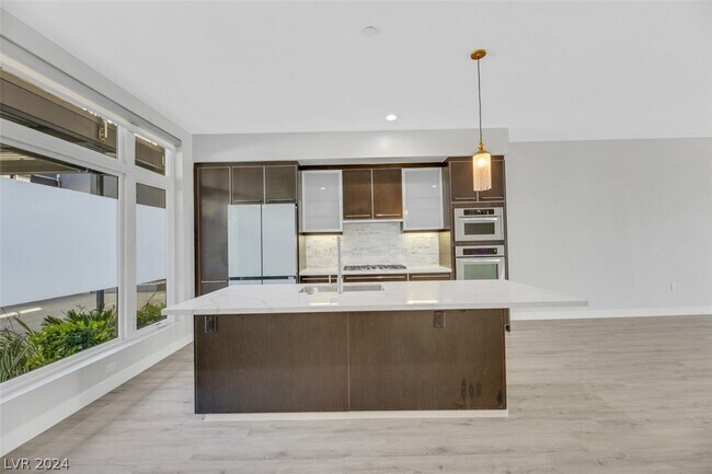 Foto del edificio - 8925 W Flamingo Rd
