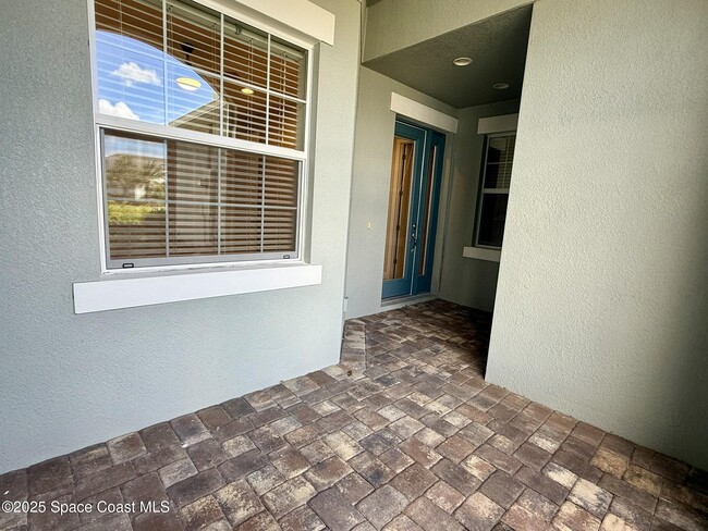 Foto del edificio - 7634 Loren Cove Dr