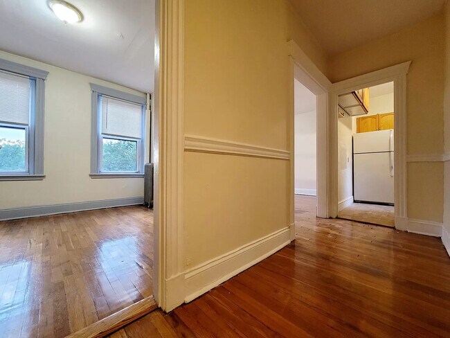 Building Photo - 360 Riverway