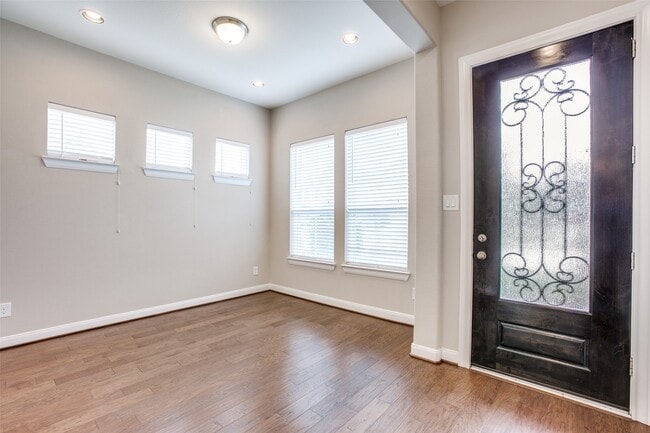 Building Photo - 22503 Miramar Bend Dr