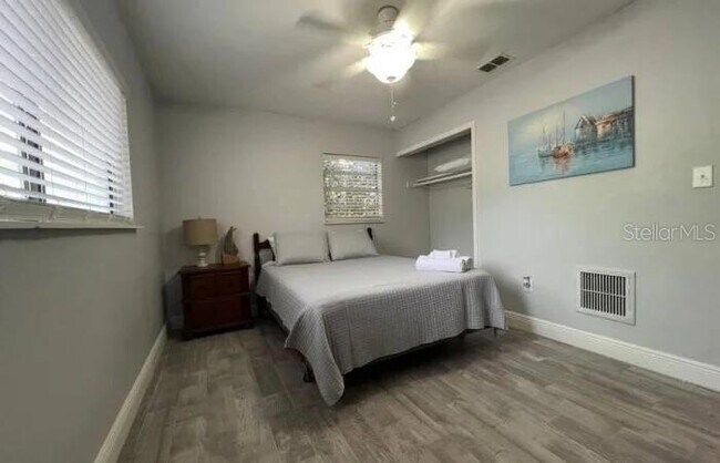 Foto del edificio - 709 W Bayshore Dr