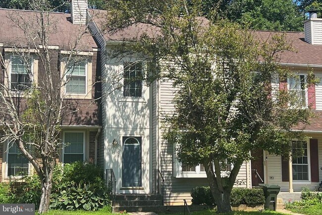 Foto del edificio - 5808 Waterdale Ct