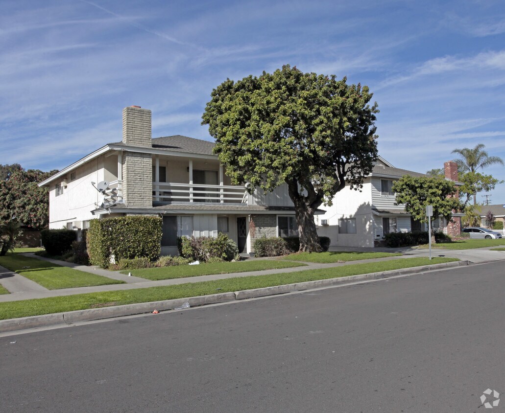 Foto del edificio - 12861-12871 Fern St