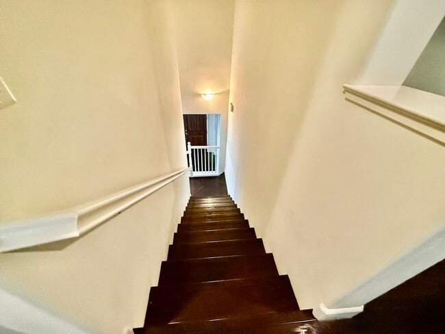 Building Photo - 3 bed plus den patio home