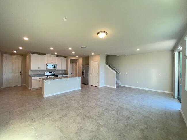 Foto del edificio - Lake View 3 Bedroom, 2.5 Bath Townhome in Ocoee FL!