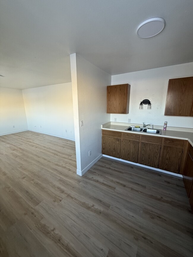 Foto del edificio - 3712 Swenson Ave