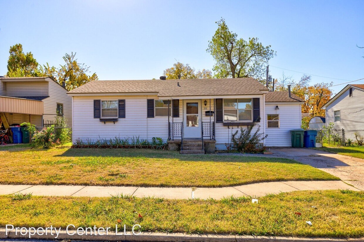 208 W 8th St, Edmond, OK 73003 House for Rent in Edmond, OK